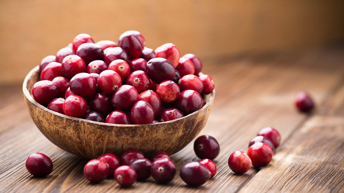 Cranberries in Holzschüssel