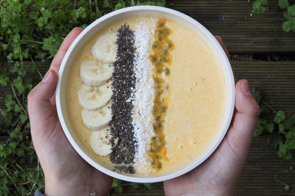 Rezept: Exotische Smoothiebowl mit Chiasamen